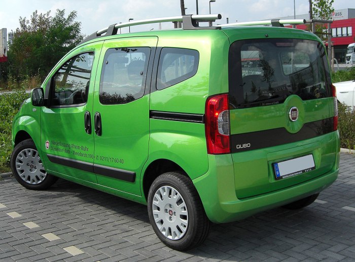 Машина Fiat Qubo