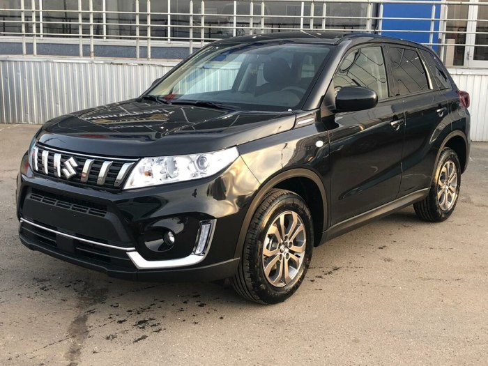Suzuki Vitara черная