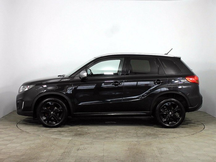 Suzuki Vitara черная