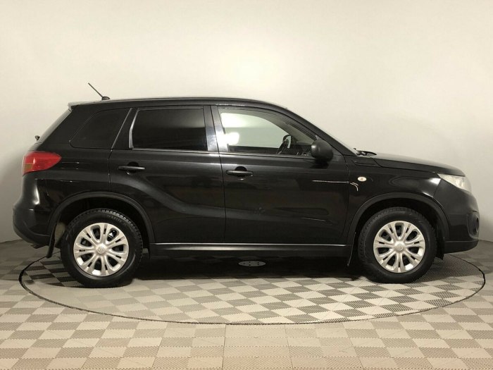Сузуки чёрная Suzuki Vitara