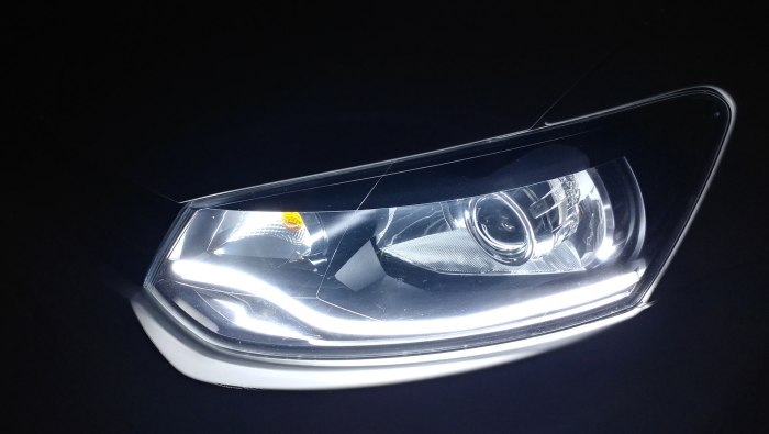 VW Polo sedan фары led