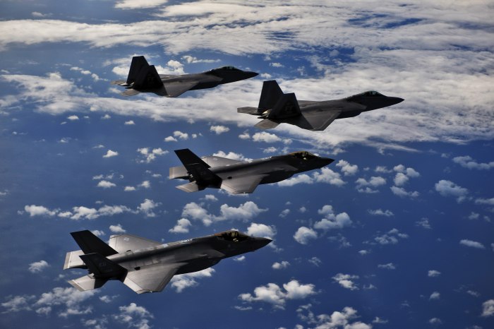 Самолеты ВВС США F 22