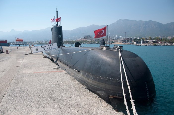 Турецкая подводная лодка TCG Atilay