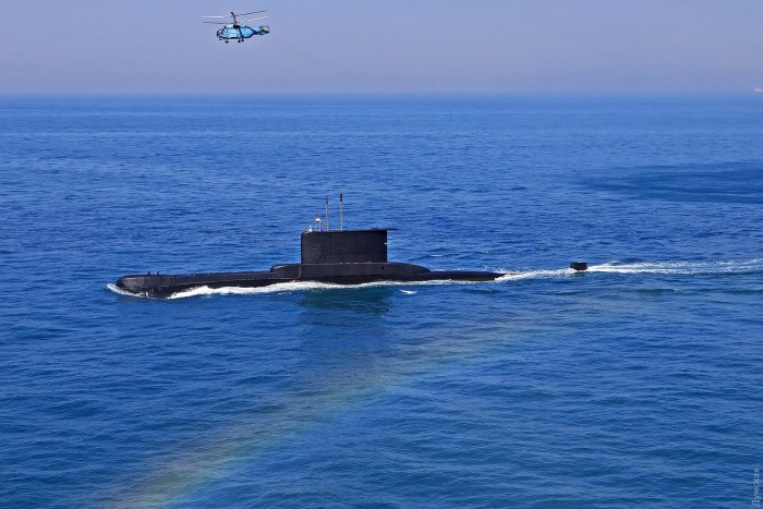 Подлодка в море