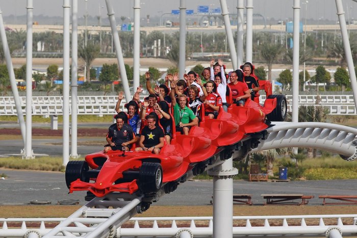 Парк аттракционов Ferrari World в Абу-Даби