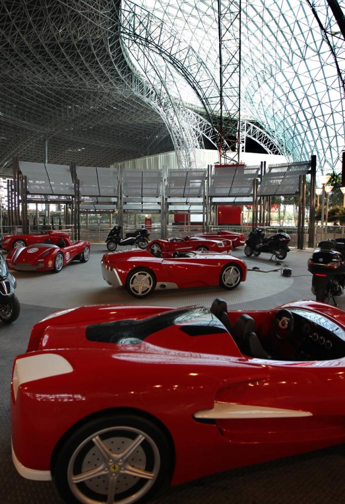 Тематический парк Ferrari World (Абу-Даби)
