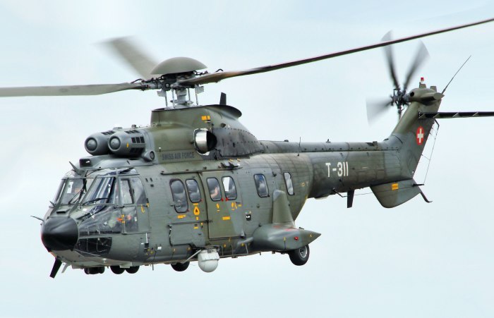 Вертолет as 332 super Puma