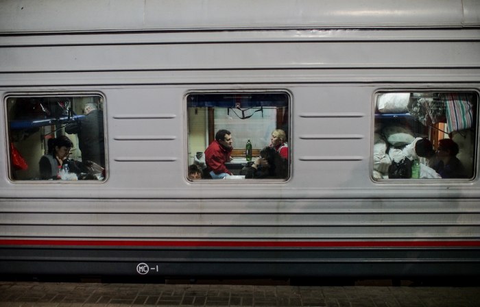 Поезд снаружи