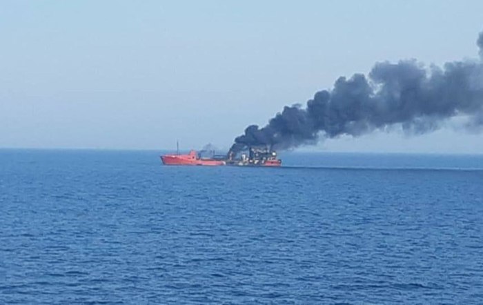 Танкер в море