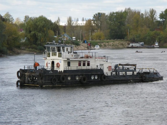 Буксир-толкач БТ-707