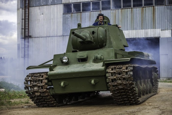 Советский танк кв-1