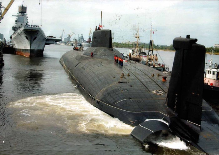 Подводная лодка акула Тайфун