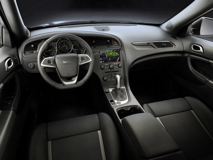 Кроссовер Сааб 9-4х Saab