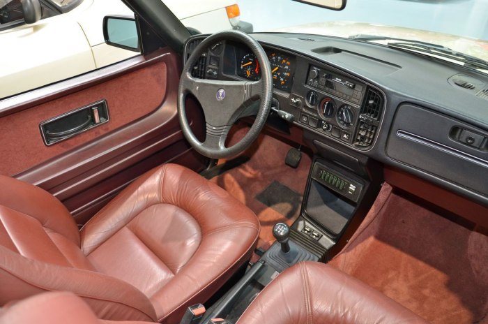 Saab 900 Aero салон