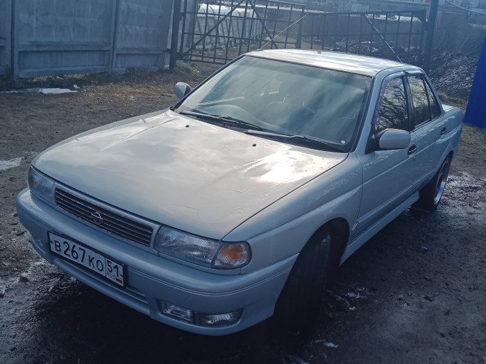 Nissan Sunny старый