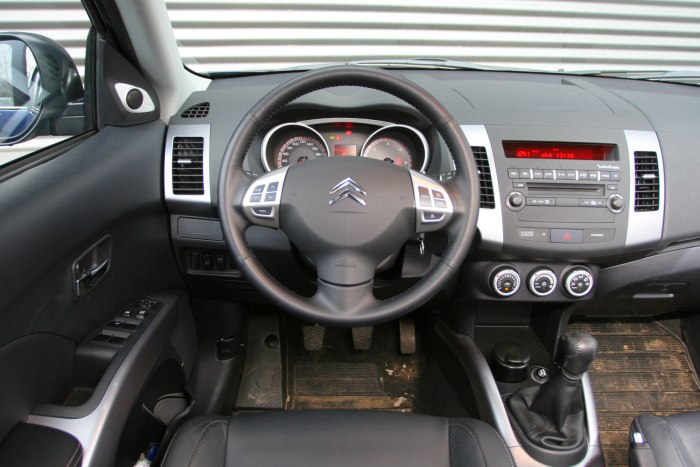Outlander XL Peugeot 4007