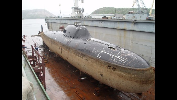 Подводная лодка к 705к Лира