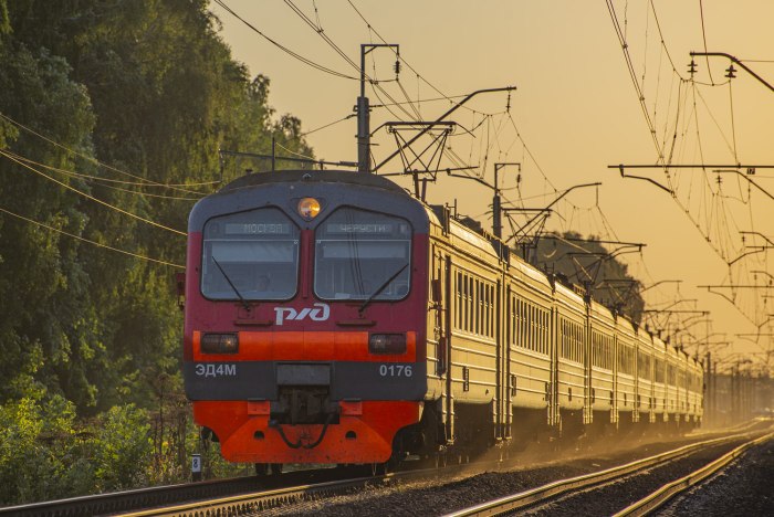 Локомотив эд4м