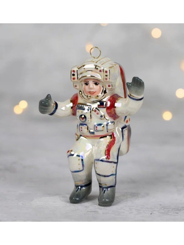 Игрушка космонавт