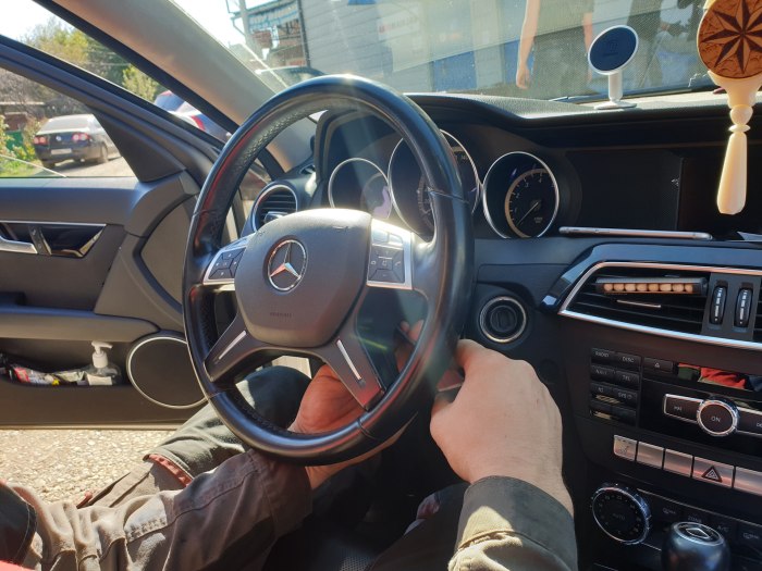 За рулем Мерседес w221
