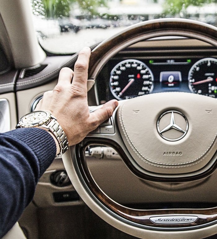 За рулем Мерседес w221