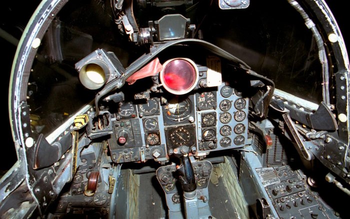 MCDONNELL Douglas f-4 Phantom II кабина