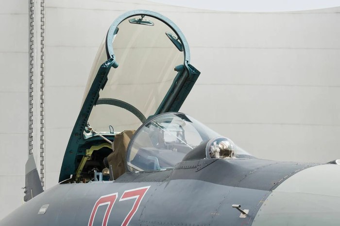 Фонарь кабины Су-35