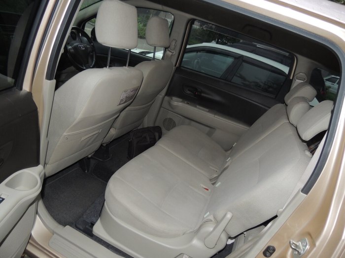 Toyota passo sette салон