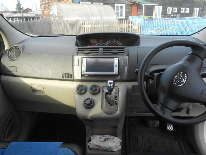 Toyota passo 2010 салон