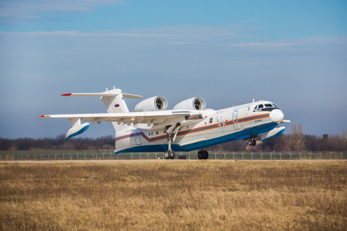 Самолёт бе-200 ЧС
