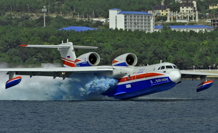 Самолёт-амфибия бе-200чс