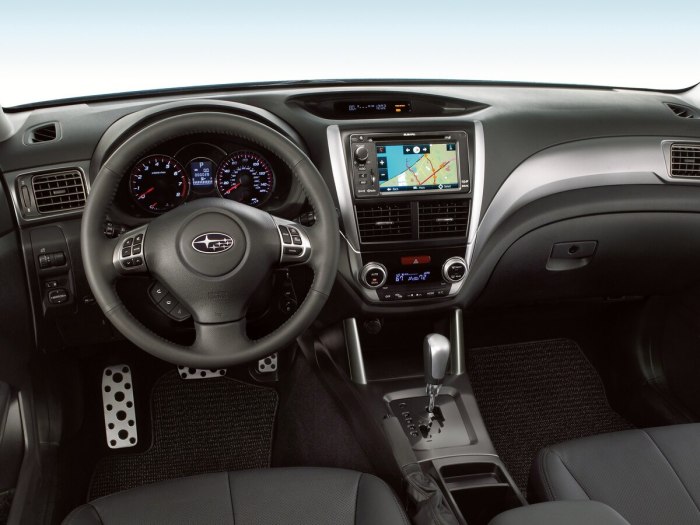 Subaru Forester 2010 салон