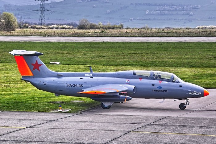 Самолет Аэро л-29 Дельфин