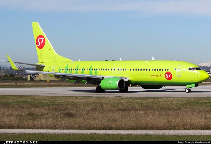 Boeing 737 s7 Airlines