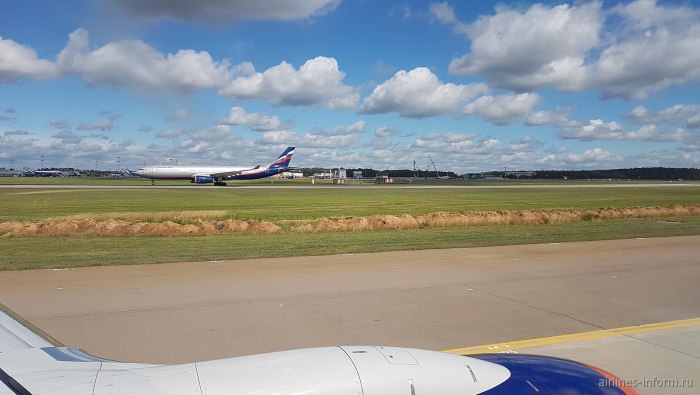 Боинг 737 800 взлетаем вид из салона самолета
