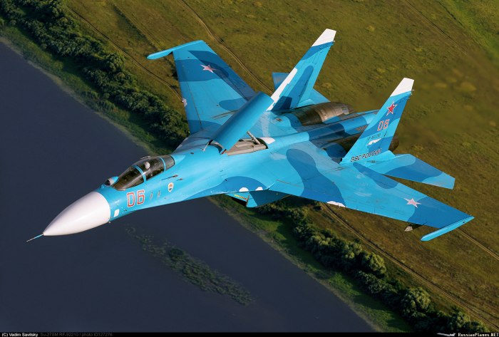 Самолёт истребитель Су 27
