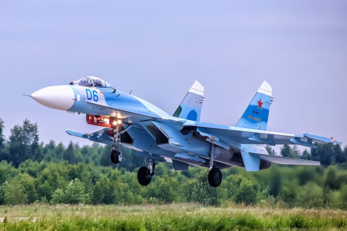 Су-27 двухдвигательный реактивный