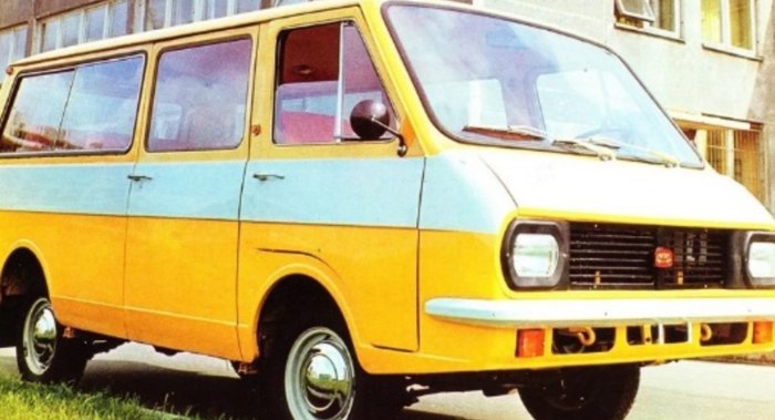 Советский микроавтобус РАФ 2203