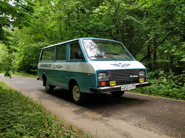 Советский микроавтобус РАФ 2203