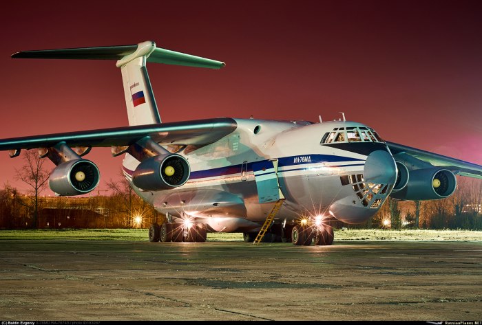 Военный транспортный самолет ил 76