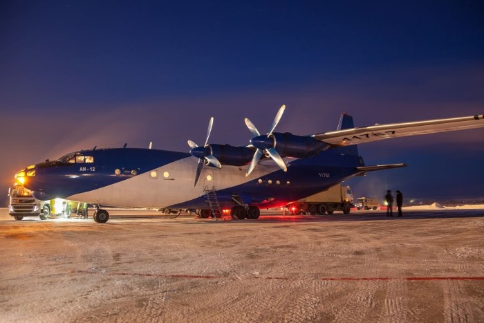 АН-12 фото самолёта