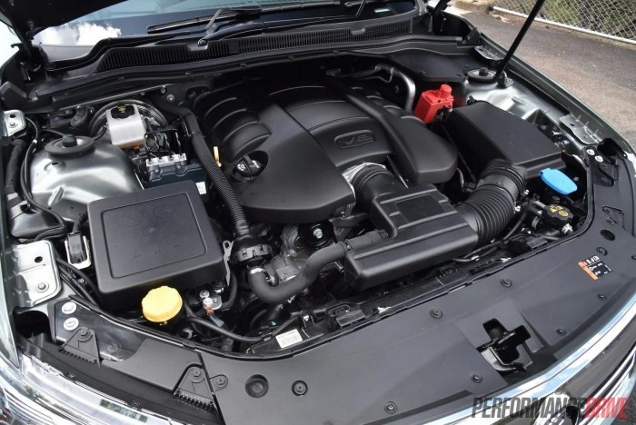 Tesla s капотом под