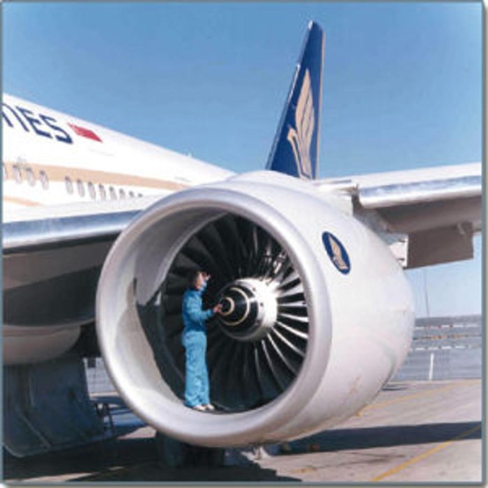 Двигатель самолета Боинг 737