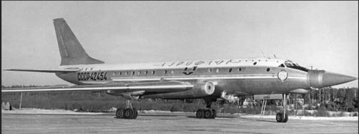 Самолет Туполева ту 104