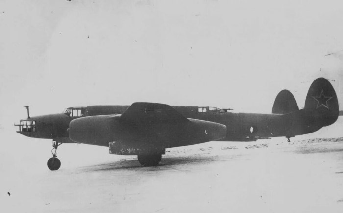 Реактивный бомбардировщик ту-12