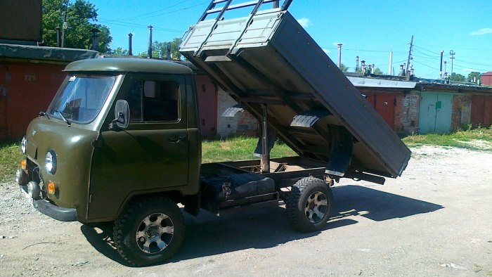 УАЗ головастик 3303 самосвал
