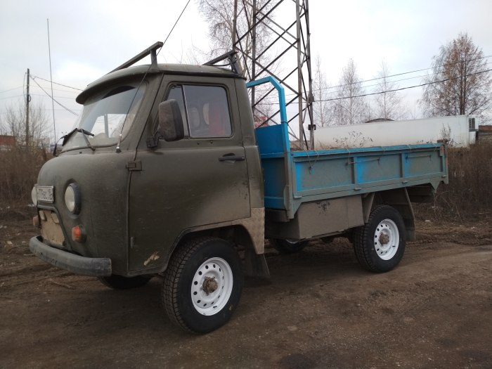 УАЗ грузовой 3303 самосвал