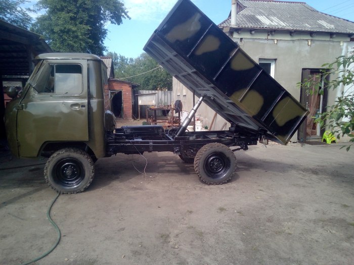 УАЗ 3303 бортовой самосвал