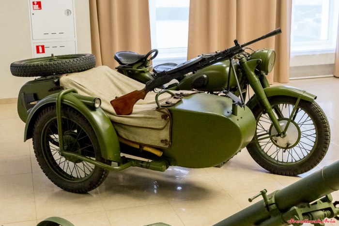 Советский военный мотоцикл м72