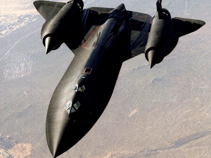 Самолет SR 71 Blackbird черный Дрозд